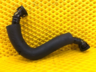 Патрубок вентиляции картерных газов Volkswagen Tiguan 2013 5N1