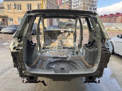 Задняя часть кузова Ford Kuga 2013 SUV