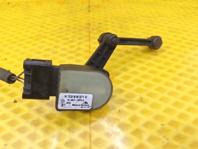 Датчик дорожного просвета Audi Q7 2014 4LB