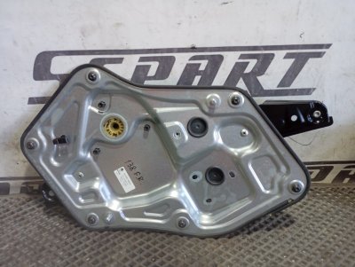 Стеклоподъемник Skoda YETI 2015