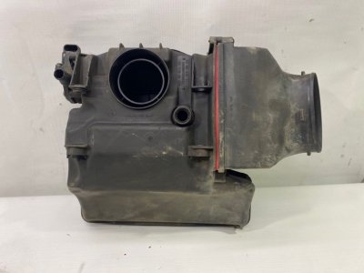 Корпус воздушного фильтра Lada Largus 2013