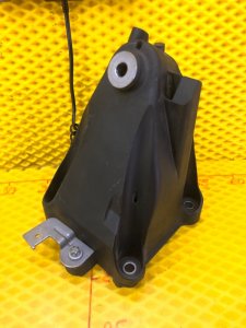 Кронштейн двигателя правый Mercedes-Benz S-Class 2014 W222