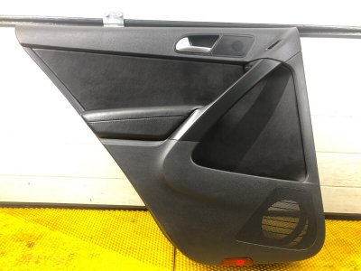 Обшивка двери задней левой Volkswagen Tiguan 2013 5N1