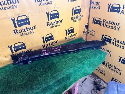 Усилитель бампера Opel Zafira 2008 B