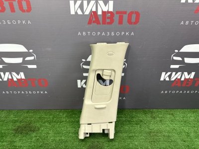 Накладка центральной стойки верхняя Mitsubishi Outlander 3