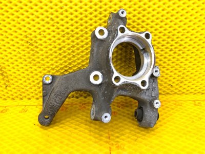 Кулак поворотный Volkswagen Tiguan 2013 5N1