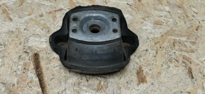 Опора двигателя Mercedes w123 1980 Седан