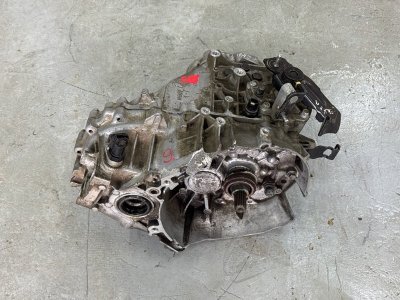 МКПП 6-ст. с повреждениями Kia Cerato 2