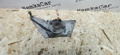 Кронштейн вискомуфты Mercedes W124 1989 E260