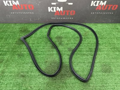 Уплотнитель двери Kia Ceed 2 2015 SW