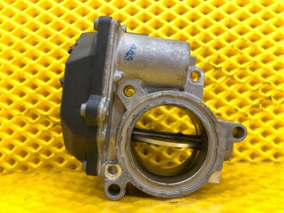 Дроссельная заслонка Audi Q7 2014 4LB