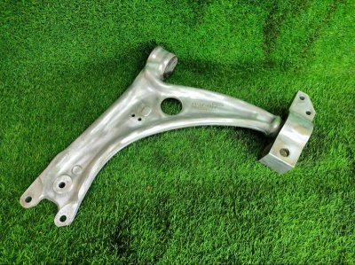 Рычаг подвески VOLKSWAGEN TIGUAN 2009 5N1