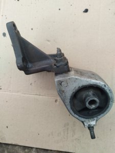 Кронштейн двигателя Toyota Carina 1989 st170