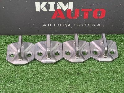 Ответная часть замка двери Ford Kuga 2013 SUV