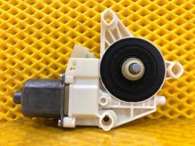 Моторчик стеклоподъемника задней левой двери Mercedes-Benz S-Class 2014 W222