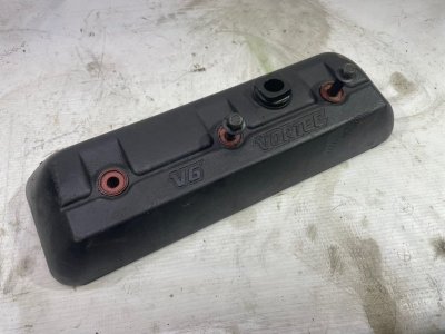 Клапанная крышка GMC Jimmy II 1995