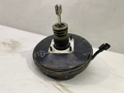 Вакуумный усилитель Lada Largus 2013