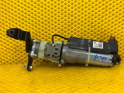 Моторчик крышки багажника Audi Q7 2014 4LB