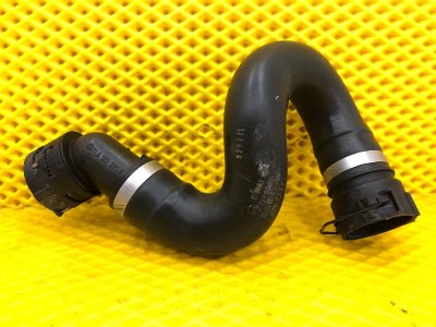 Патрубок радиатора Audi Q7 2014 4LB