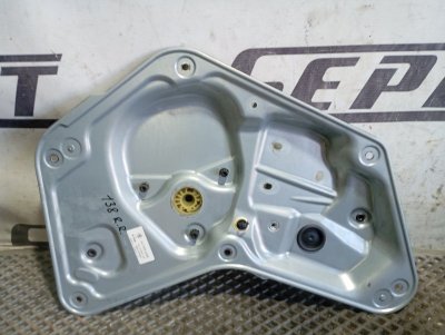 Стеклоподъемник Skoda YETI 2015