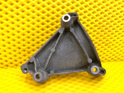 Кронштейн компрессора кондиционера Audi Q7 2014 4LB