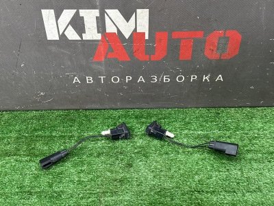 Форсунка стеклоомывателя с подогревом Ford Kuga 2013 SUV