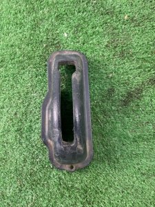 Кожух рычага стояночного тормоза лада 21070 2107