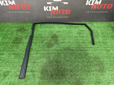 Уплотнитель стекла двери Kia Soul 2014 SW