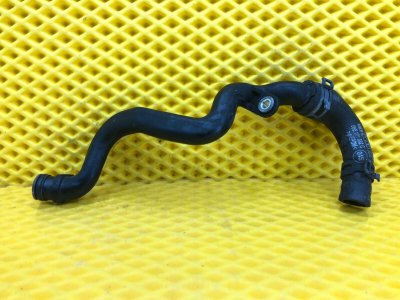 Шланг системы охлаждения (трубка) Audi Q7 2014 4LB