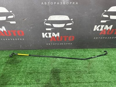 Упор капота Ford Kuga 2013 SUV