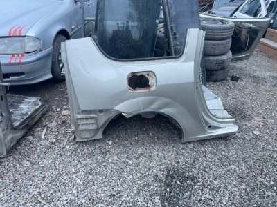 Крыло Lada Largus 2013