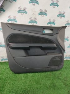 Обшивка боковой двери Ford FOCUS 2