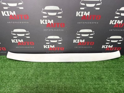 Накладка крышки багажника Peugeot 307