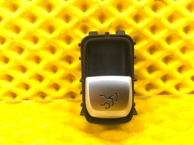 Кнопка открывания крышки багажника Mercedes-Benz S-Class 2014 W222