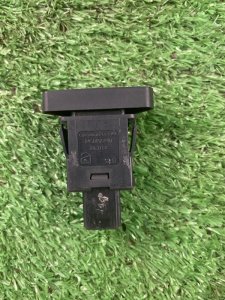 Кнопка аварийной сигнализации лада Веста 2018