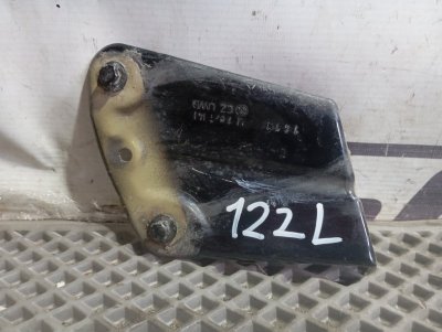 Кронштейн крыла Skoda YETI 2011 5L