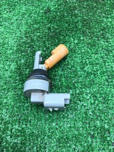 Датчик уровня омывающей жидкости Peugeot 308 2007-2015