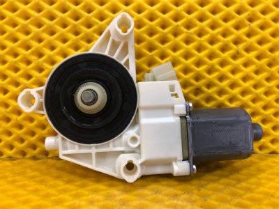 Моторчик стеклоподъемника передней правой двери Mercedes-Benz S-Class 2014 W222