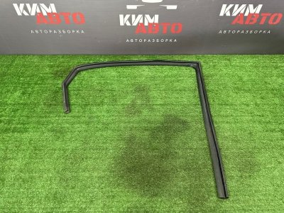 Уплотнитель стекла направляющий Hyundai i30 2013