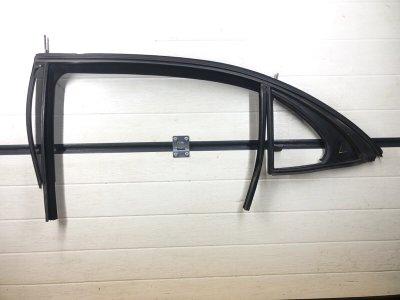 Уплотнитель стекла двери Mercedes-Benz S-Class 2014 W222