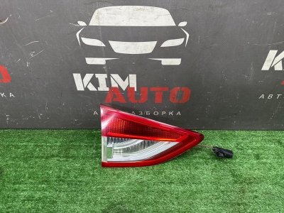 Фонарь в крышку багажника Ford Kuga 2013 SUV