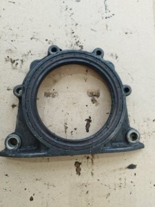 Крышка коленвала BMW 3 E30