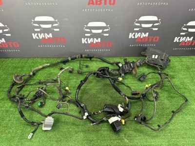 Проводка моторного отсека с блоком предохранителей Hyundai i30 2013