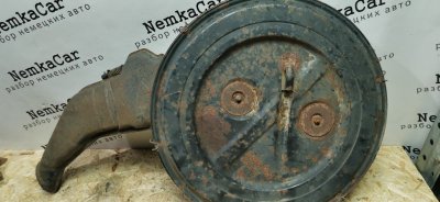 Корпус воздушного фильтра Mercedes w123 1980 Седан