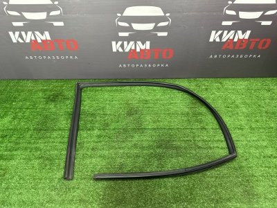 Уплотнитель стекла направляющий Hyundai i30 2013