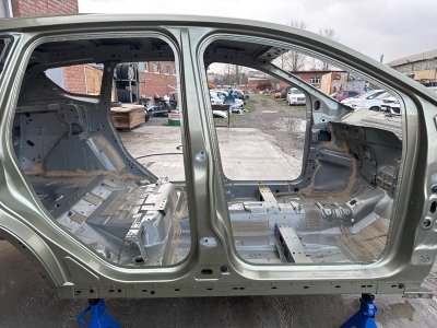 Порог со стойкой Ford Kuga 2013 SUV