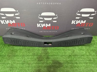 Накладка замка багажника Ford Focus 2
