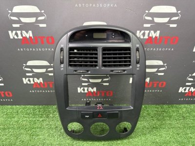 Рамка магнитолы с дефлекторами Kia Cerato 1