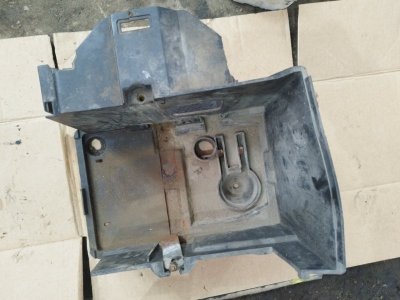 Подставка под аккумулятор Ford FOCUS 2