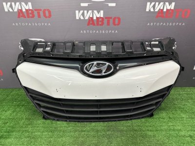 Решетка радиатора Hyundai i30 2013